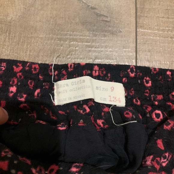 Zara girls black floral float shorts - Picture 3 of 4